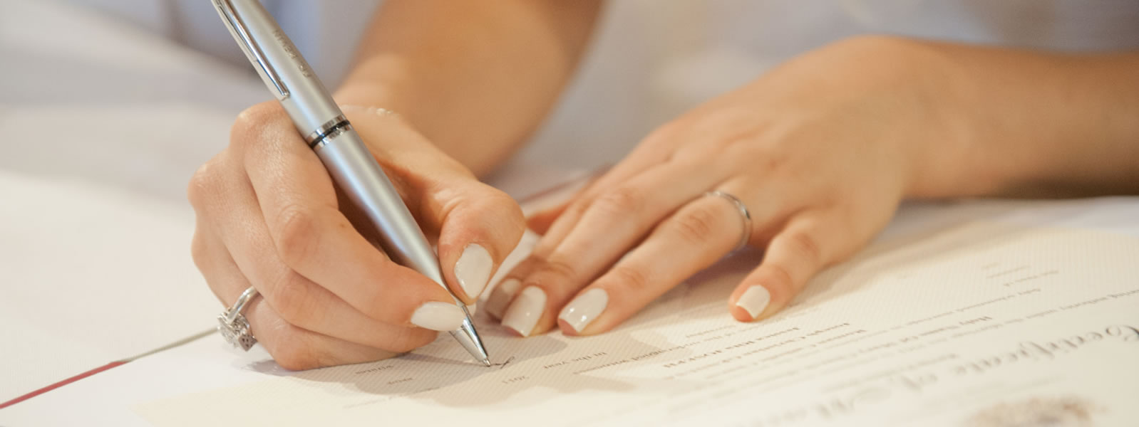 Claudia Gómez Lucares | 50 ª Notaria de Santiago